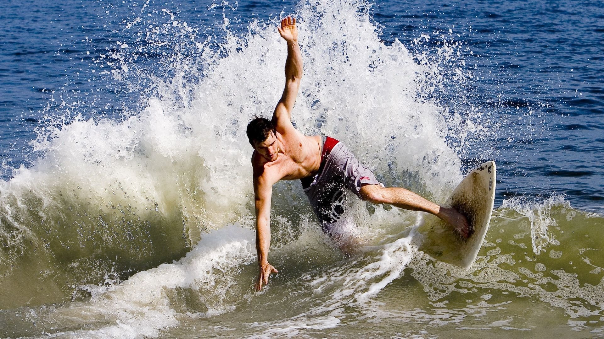 _魔幻夜光跑步赛：光影交织，燃爆夜晚_，夜光跑道