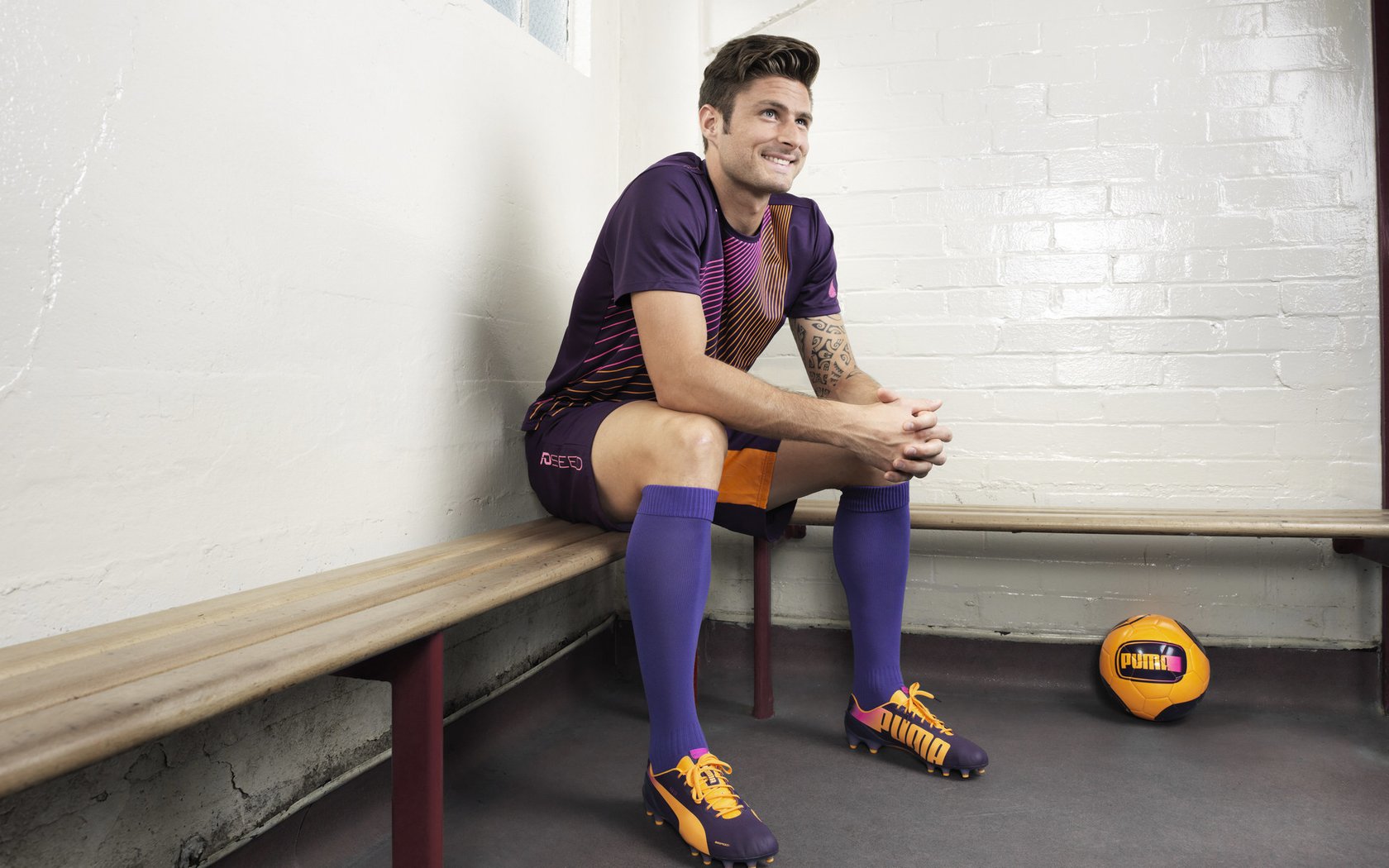 “法国足球争霸战：豪门争锋，悬念不断”，搜索法国足球