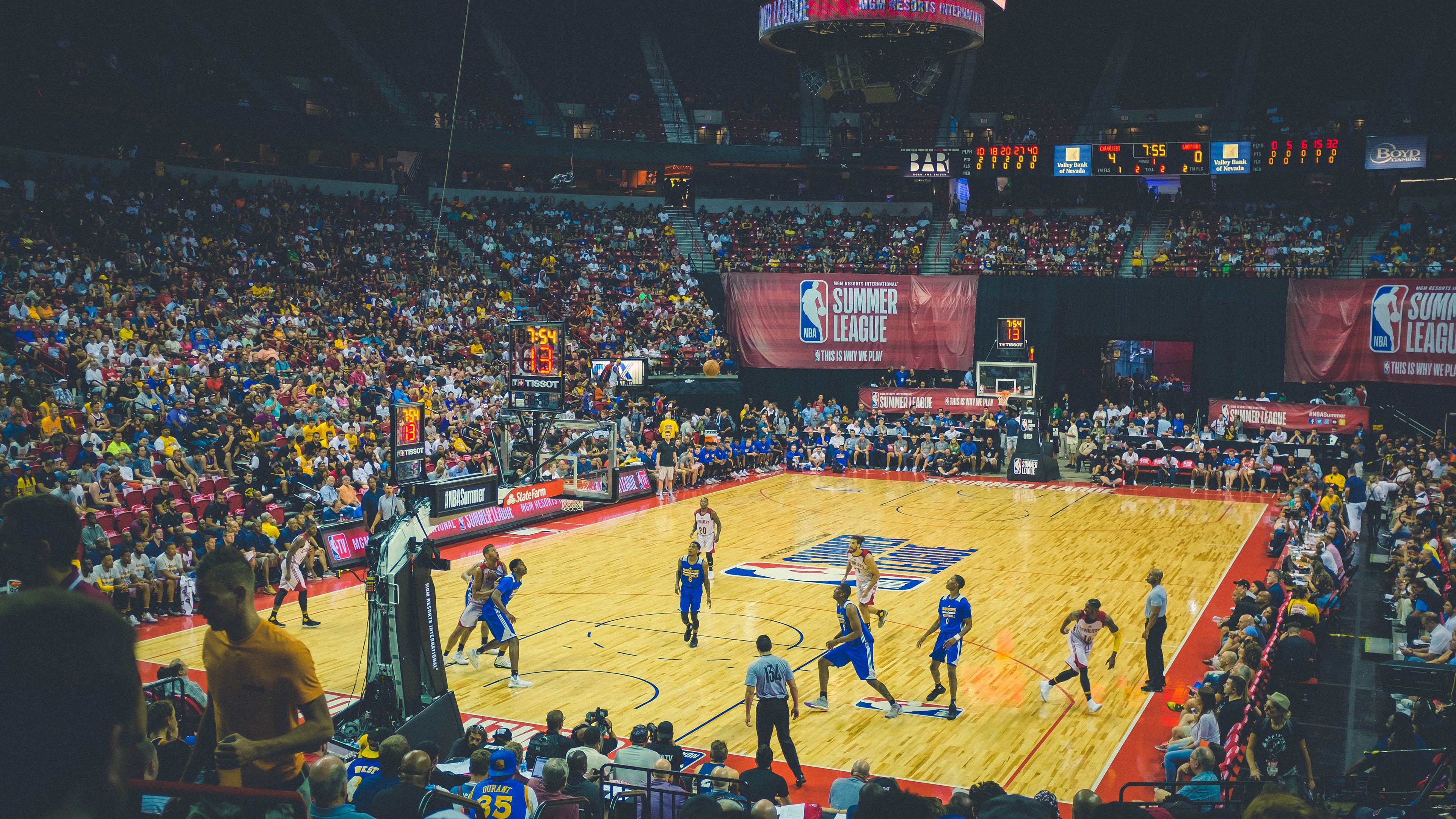 《职业选手的生活：除了比赛还有哪些精彩？》，职业选手是什么工作